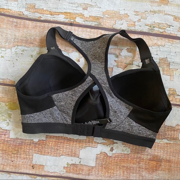 Victoria’s Secret gray sport bra size 32D - Picture 2 of 4